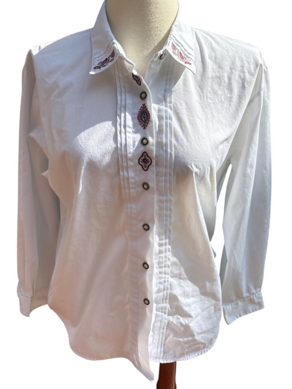 Vintage Secret White Button-Up Blouse W/ Embroidered Details Size Medium Women